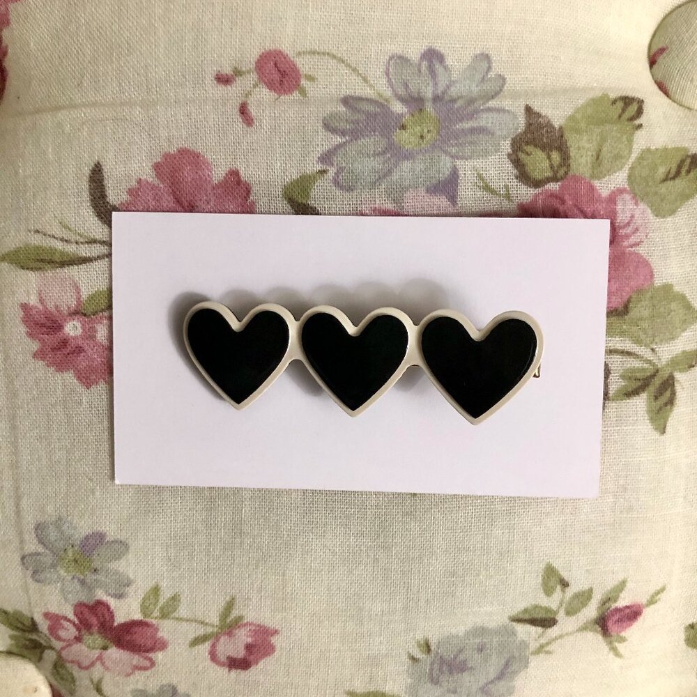 🩵 Free add-on || Row of hearts hair barrette